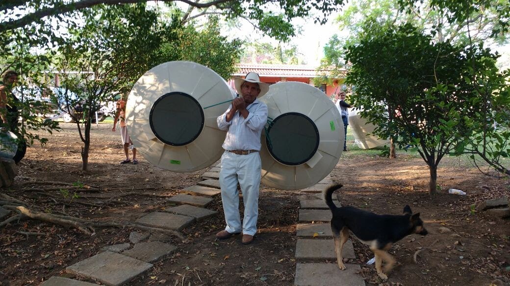 Entrega de tinacos en Tepoztlán, Morelos, 2016