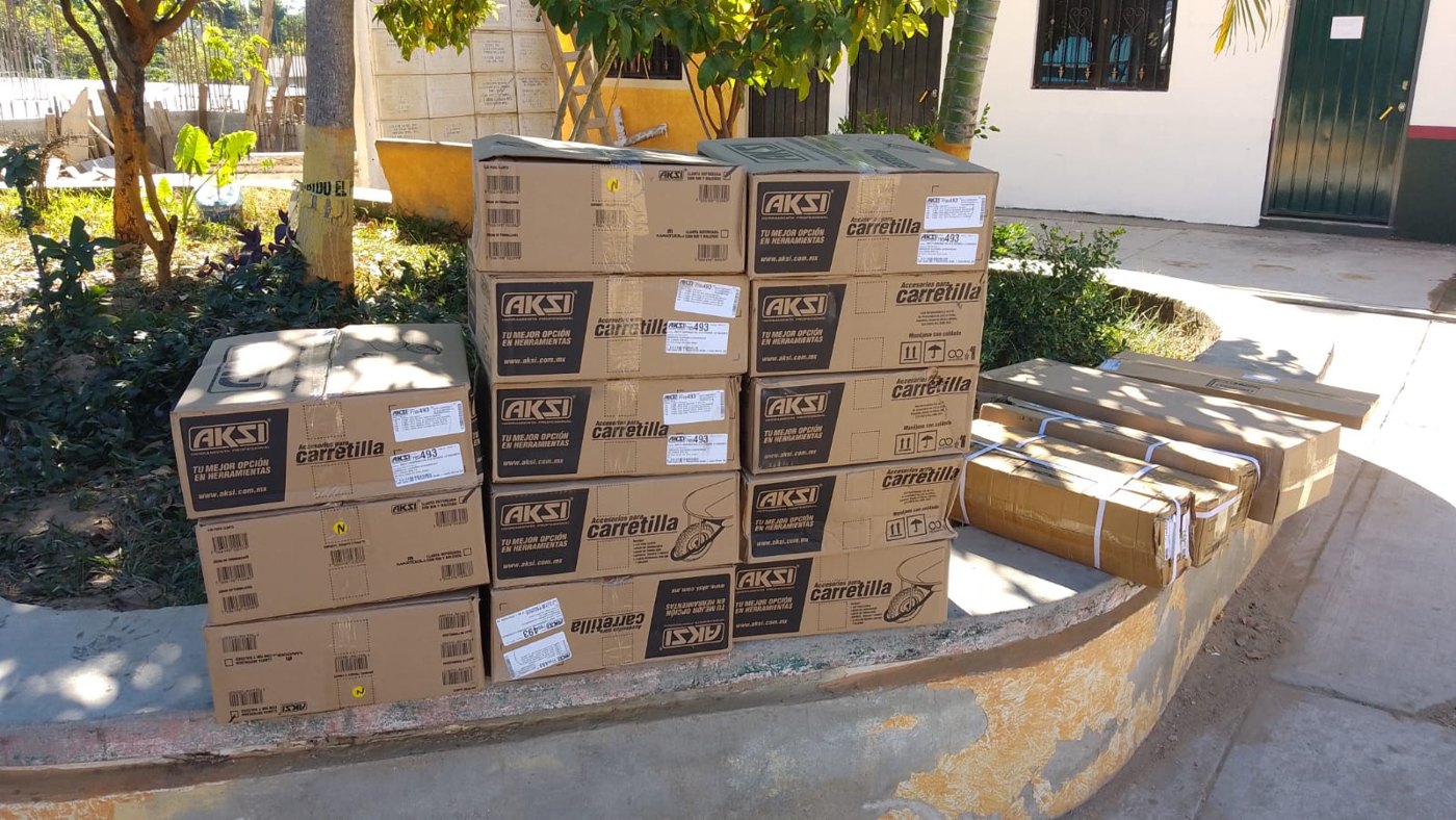 Herramientas listas para su entrega en San Miguel Tlacamama, Oaxaca, 2024